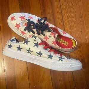 Red white and blue stars mismatched Converse low top Women’s 10 American flag